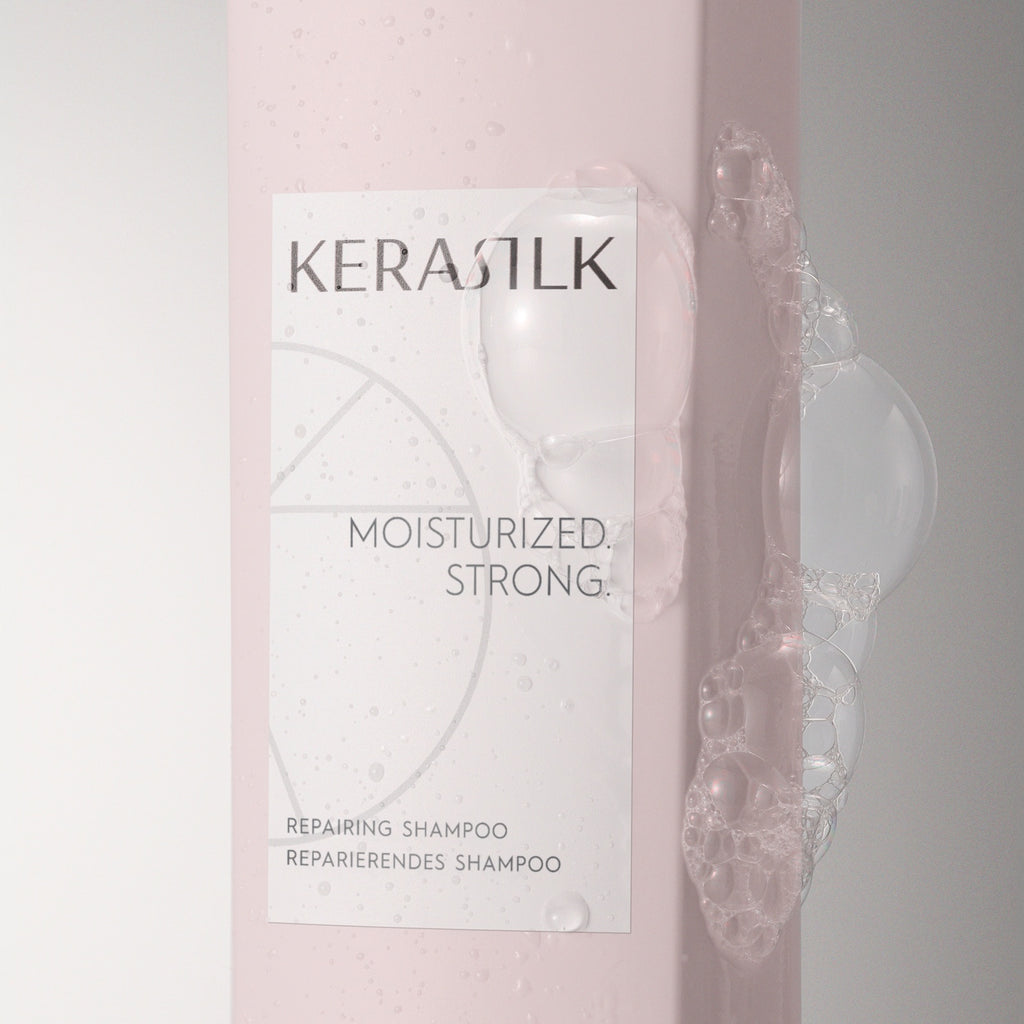 Kerasilk Reparierendes Shampoo, Flasche mit Schaum-Textur