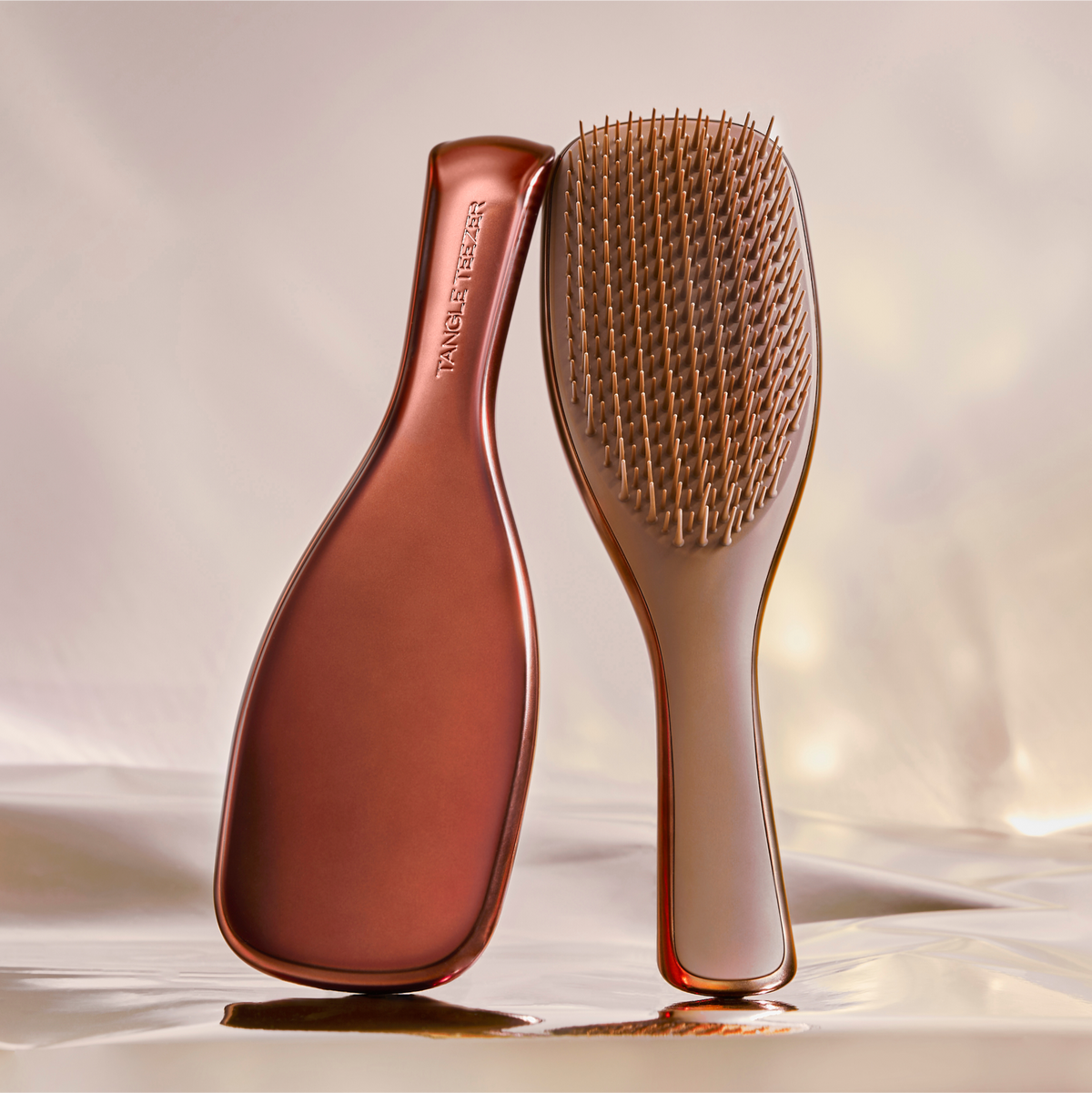 Tangle Teezer Ultimate Detangler Chrome in Chocolate Bronze von vorn und hinten