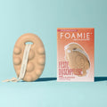Foamie Feste Duschpflege Oat to Be Smooth 80 g – beiges Duschstück neben der Verpackung