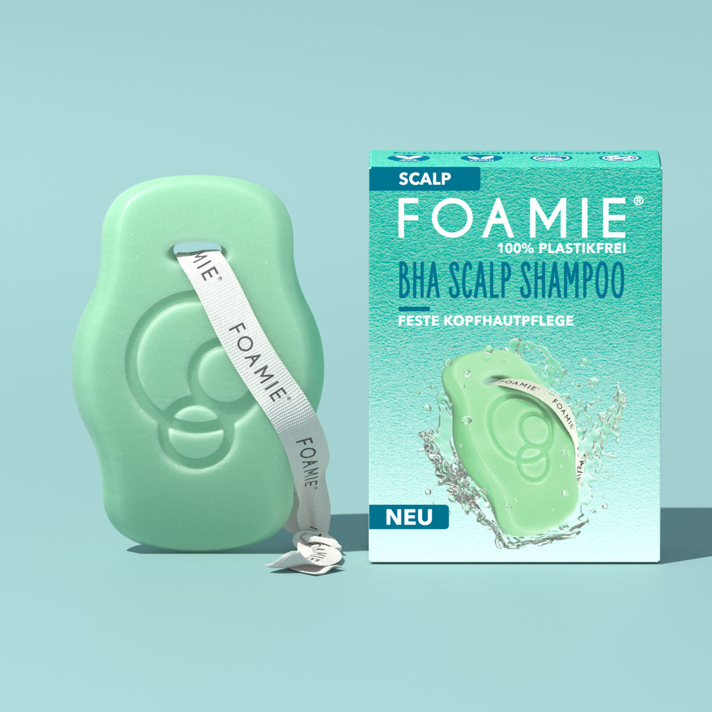Foamie Festes Shampoo Scalp mit Salicylsäure 80 g – grünes Shampoo-Stück neben der Verpackung