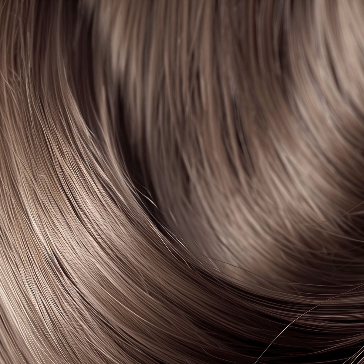 Maria Nila Gloss Collection 8.12 AV+ – Farbmuster am Haar