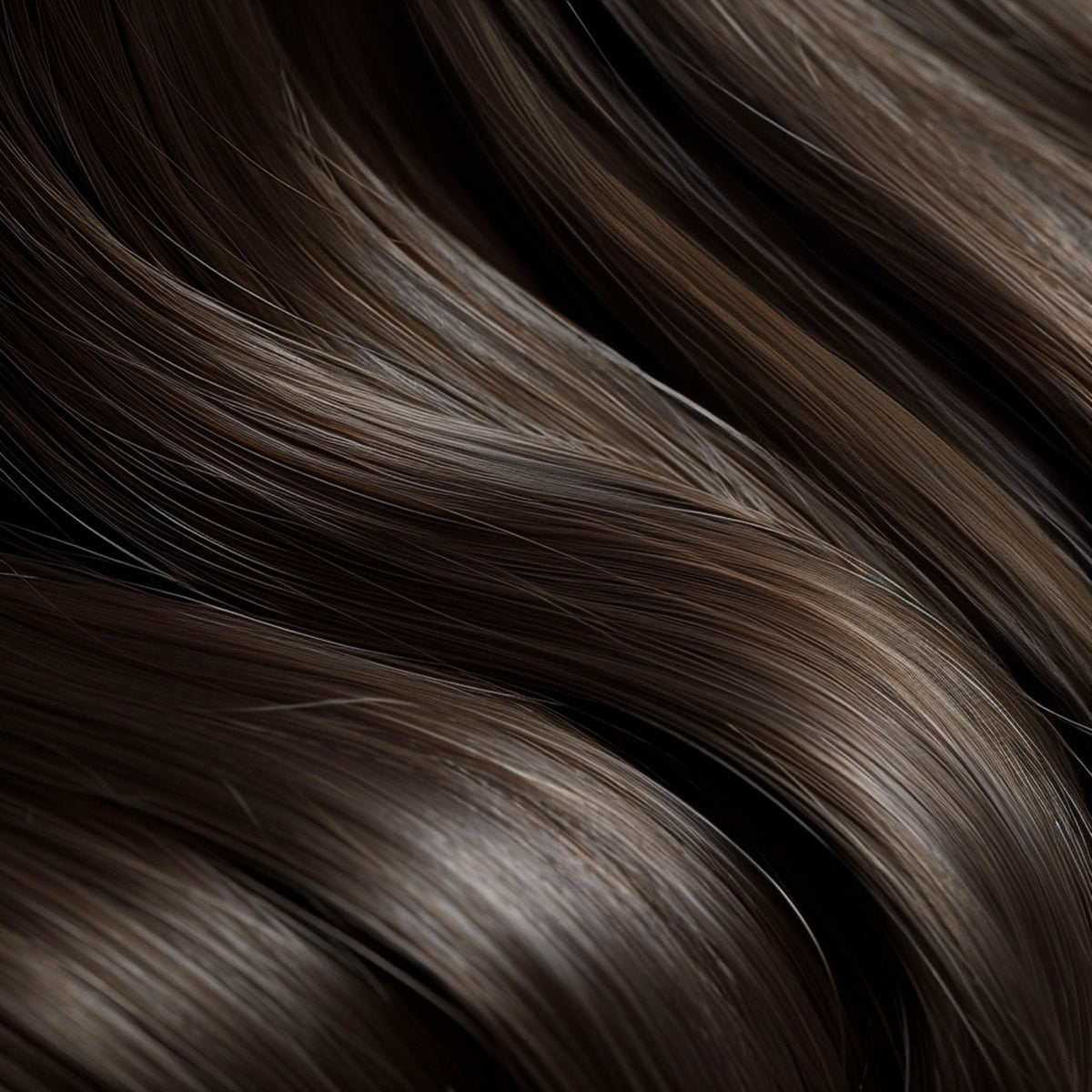 Maria Nila Gloss Collection 6.70 WN – Farbmuster am Haar