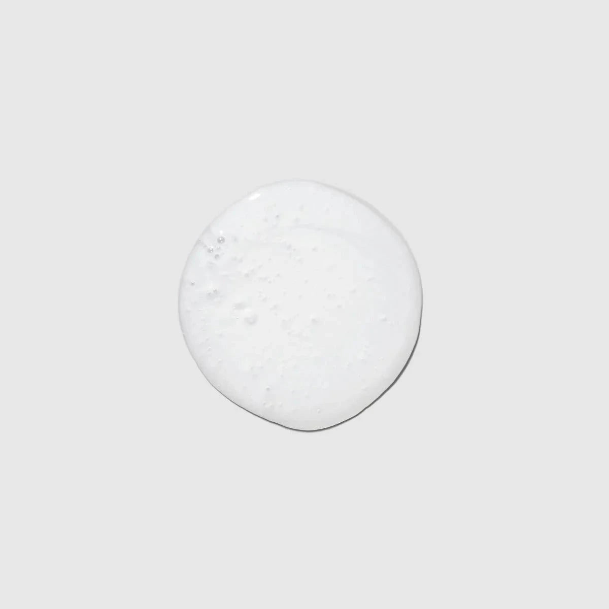 Paul Mitchell Tea Tree Lavender Mint Shampoo – cremige Textur in Nahaufnahme